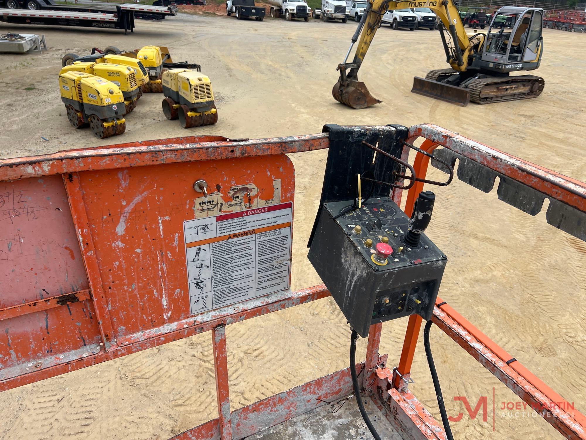 2014 JLG 4394RT ROUGH TERRAIN SCISSOR LIFT