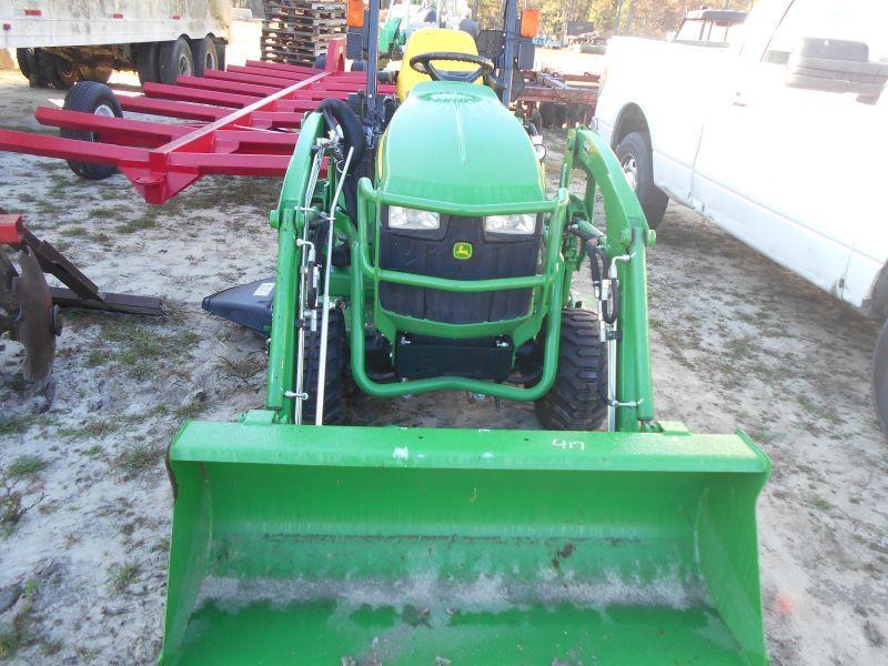 (5381)  John Deere 1025R Tractor