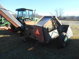 (5585)  New Idea 324, Two Row 36" Corn Picker