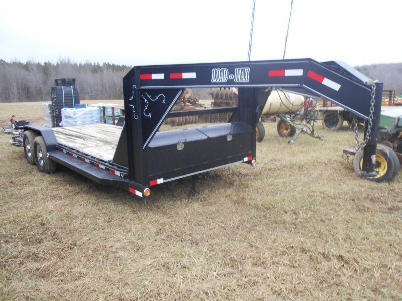 (6907)  Load-Max Gooseneck Car Trailer