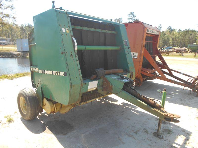 (6565)  John Deere 375 Baler