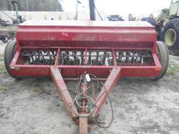 (6516)  International 5100 Grain Drill