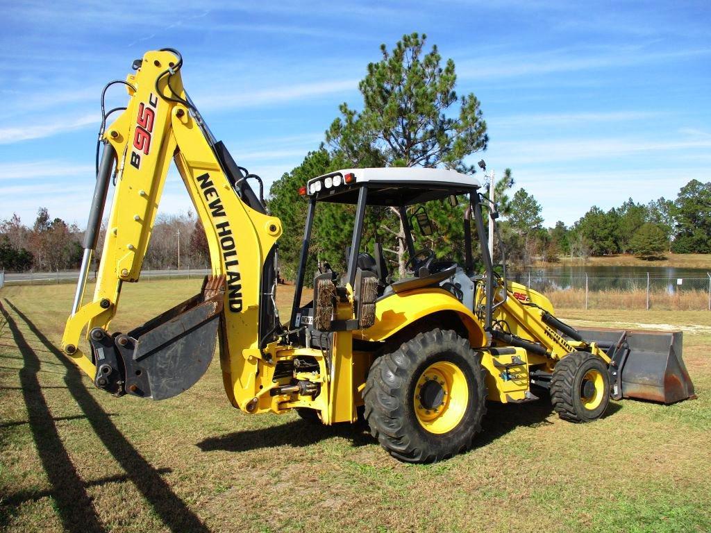 NEW HOLLAND B95C 4WD EXTEND-A-HOE,