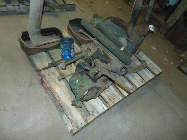 PALLET OF JOHN DEERE PARTS,