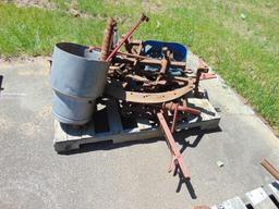 FARMALL A PLANTER AND MIDDLE,