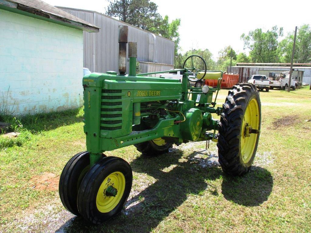 1951 JOHN DEERE MODEL B GAS,