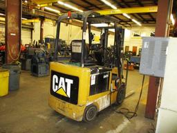 Cat Model E5000-AC Forklift