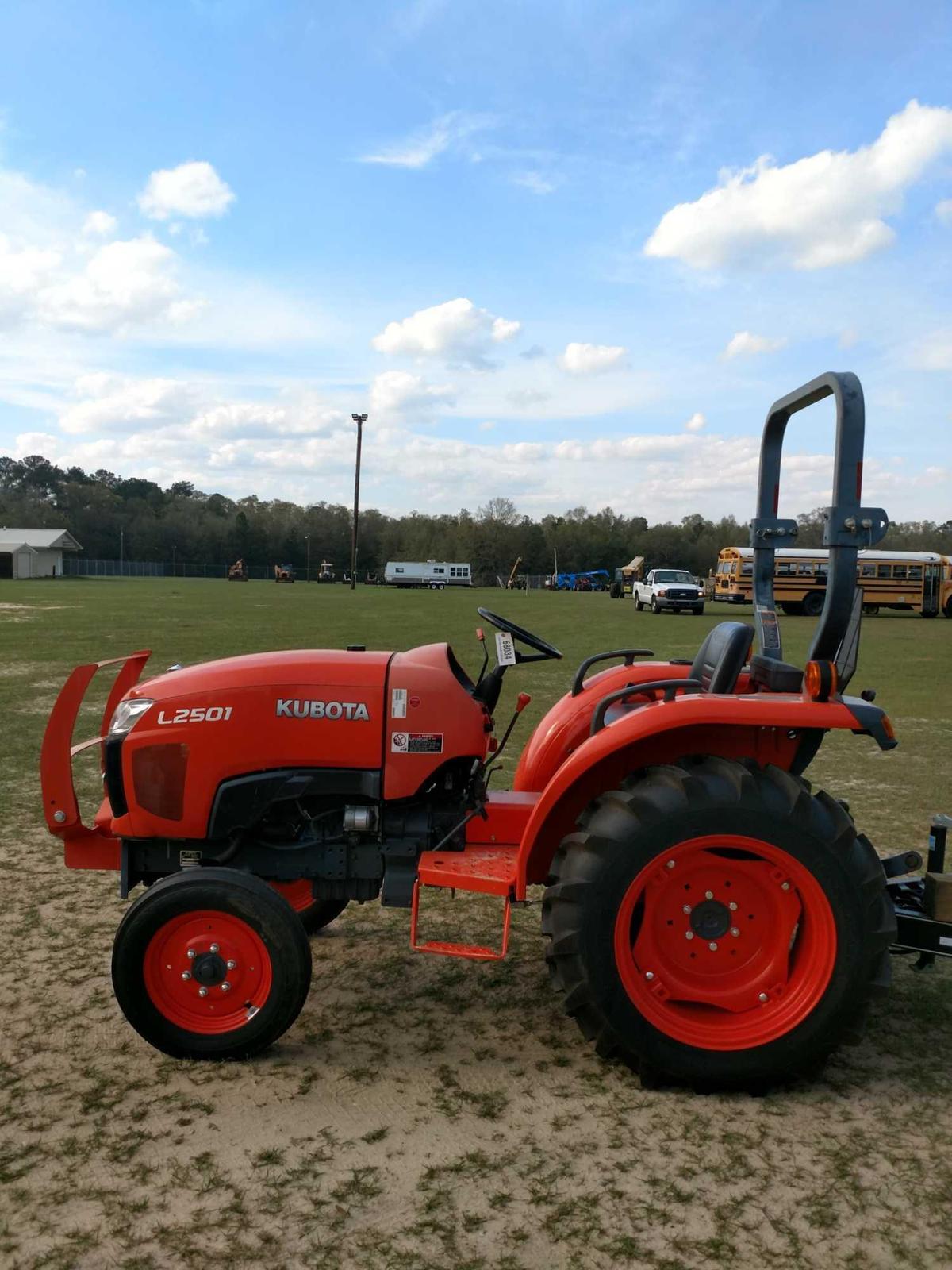 KUBOTA L2501 2WD TRACTOR