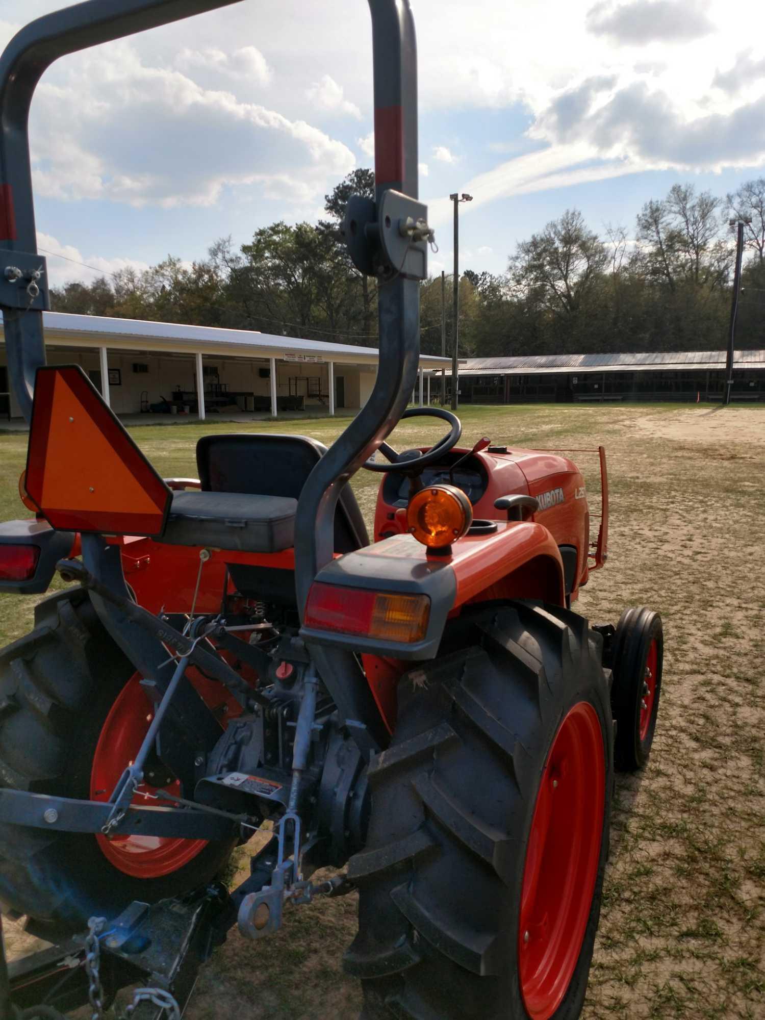 KUBOTA L2501 2WD TRACTOR