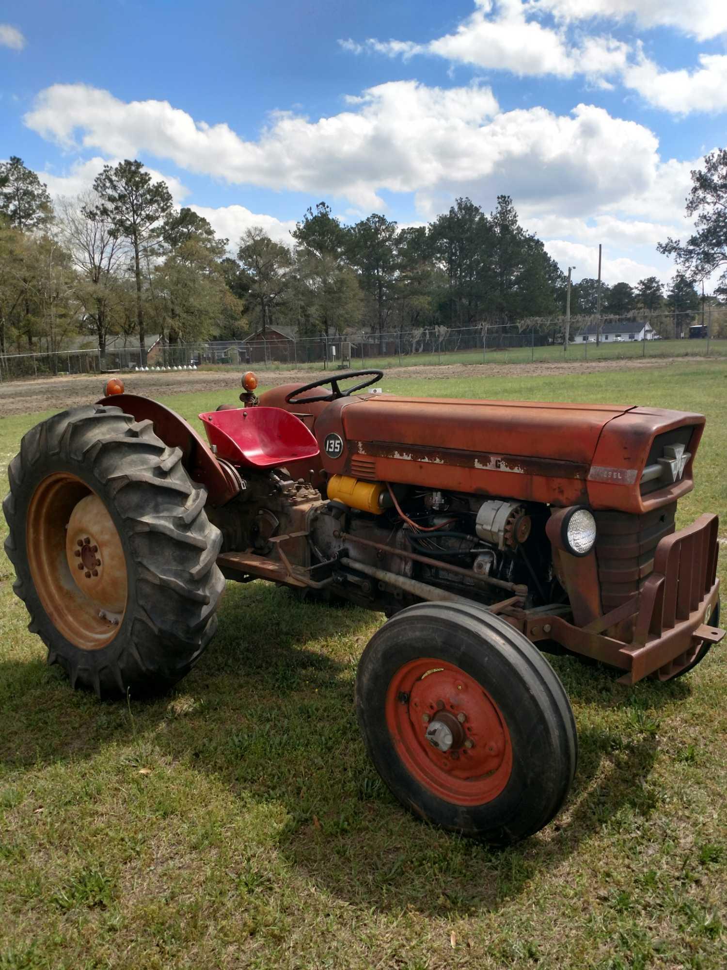 MF 135 TRACTOR