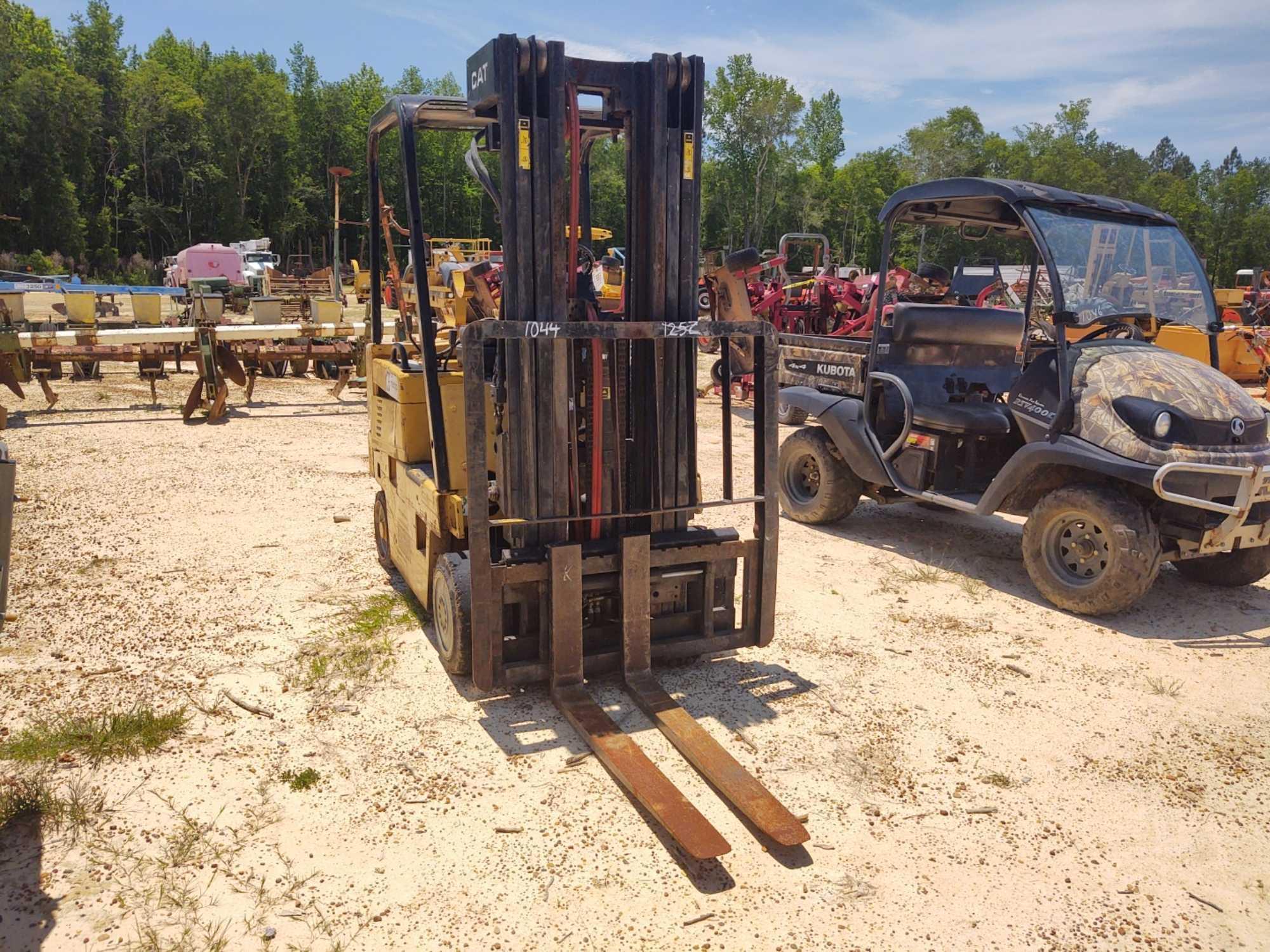 CAT MODEL T50DSA L.P. GAS FORK LIFT,