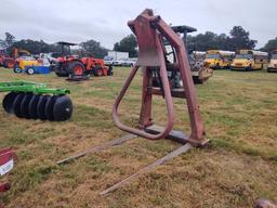 126 - HAY SQUEEZE ROUND BALE MOVER