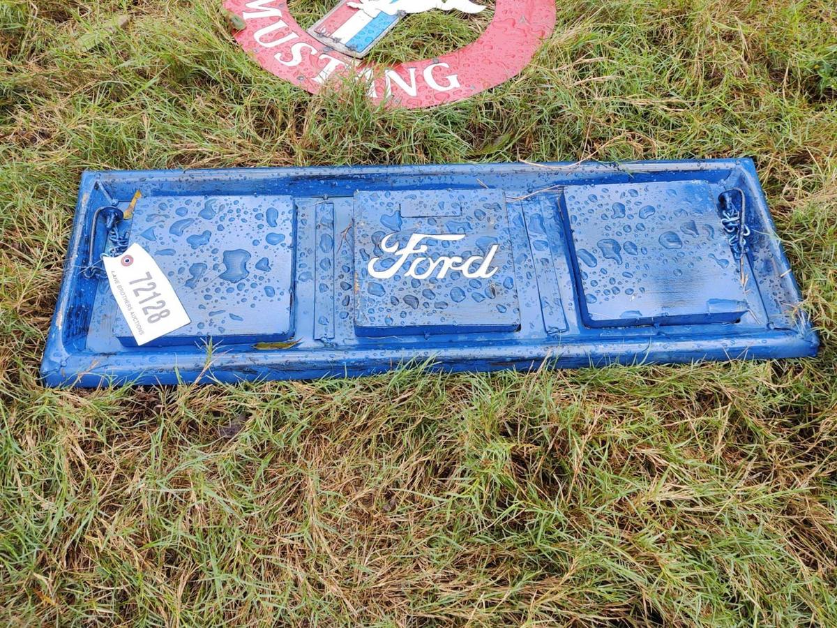 1045 - FORD TAIL GATE SIGN