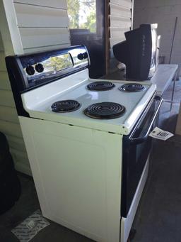 FRIGIDAIRE 4 BURNER SLEF CLEANING OVEN STOVE