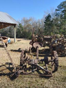 111 - McCORMICK INTERNATIONAL SICKLE MOWER,