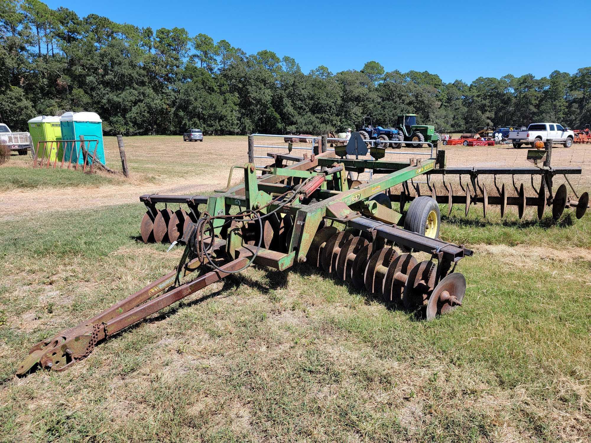 138 - 15FT 637 JD HARROW