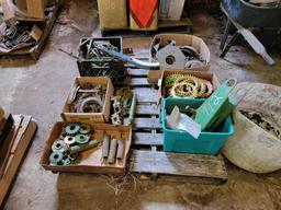 PALLET OF JOHN DEERE PLANTER PARTS,