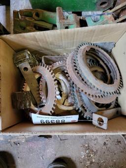 PALLET OF JOHN DEERE PLANTER PARTS,