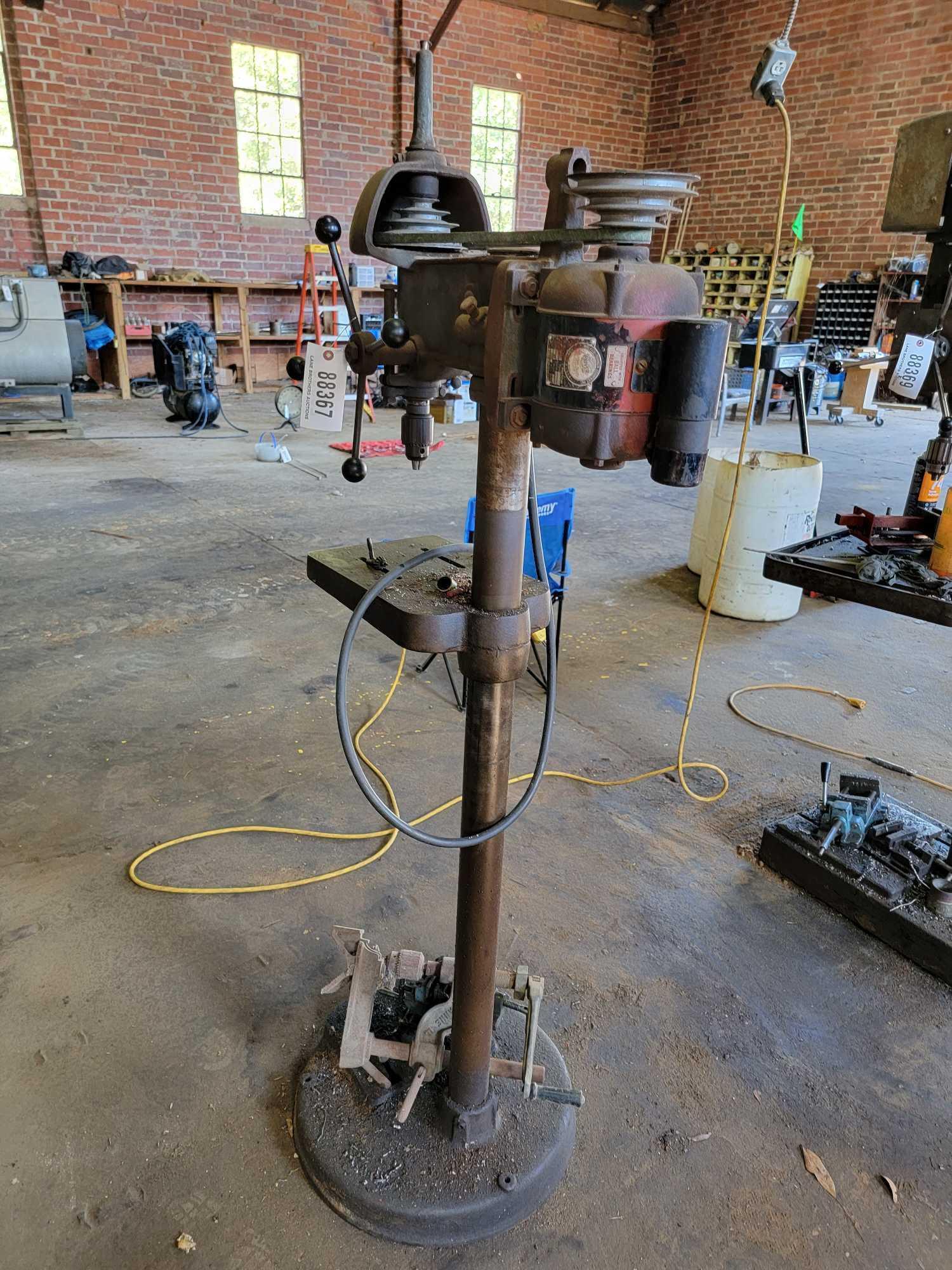 WALKER TURNER DRILL PRESS