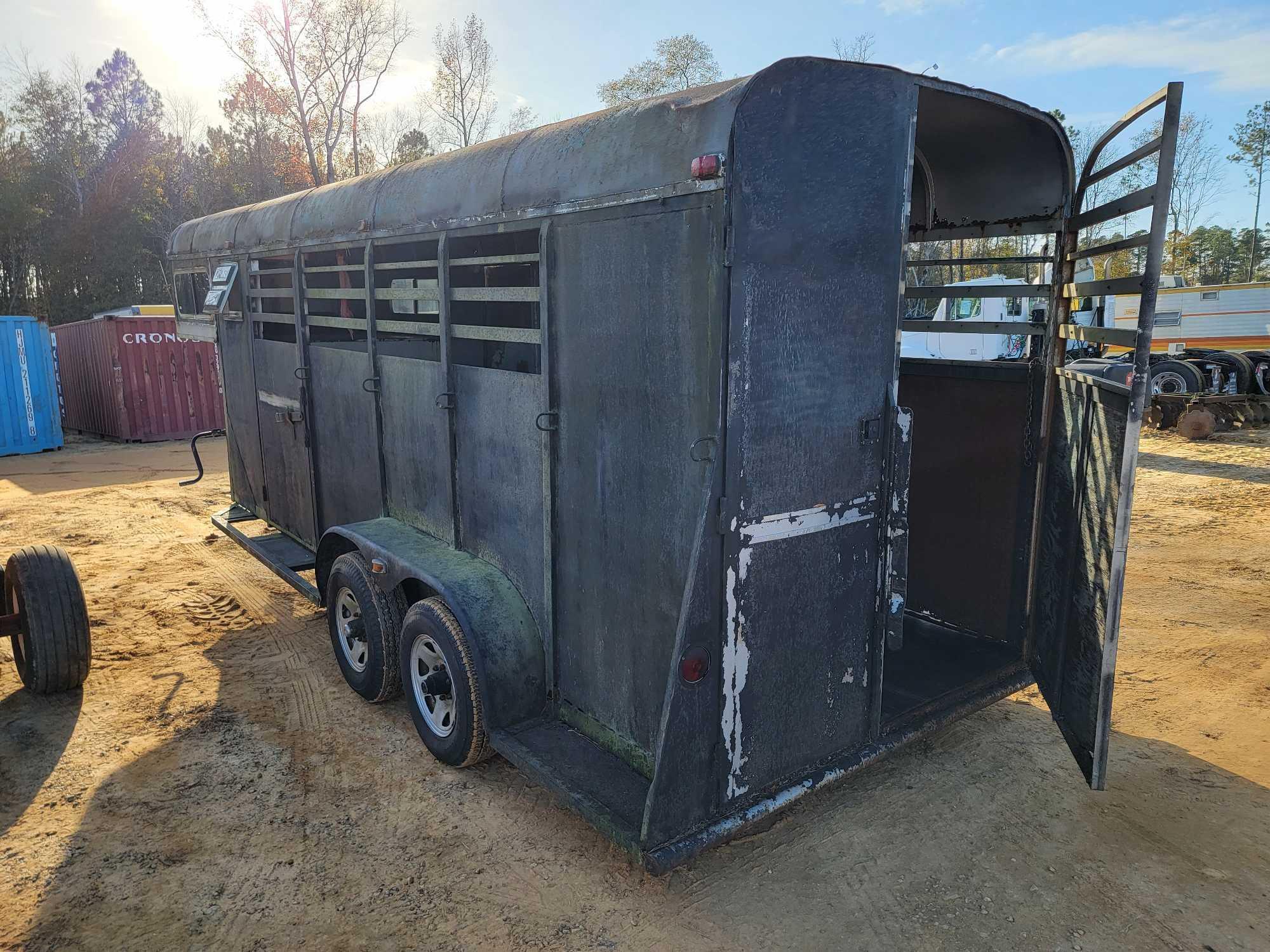 CHAPARRAL GN HORSE TRAILER