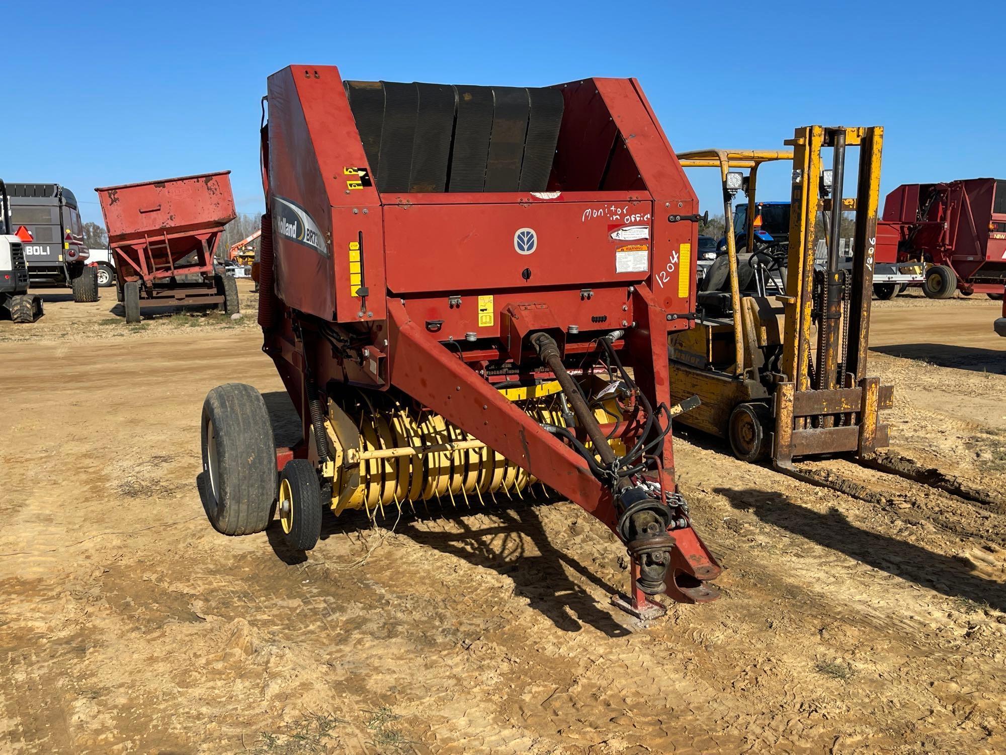 NEW HOLLAND BR730 BALER