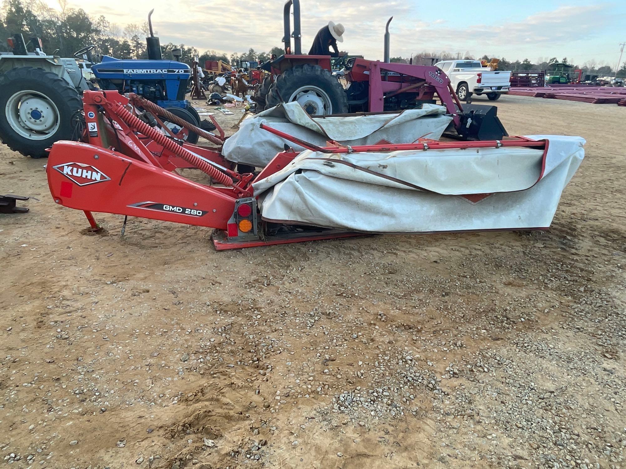 689 - KUHN GMD 280 8' DISC MOWER