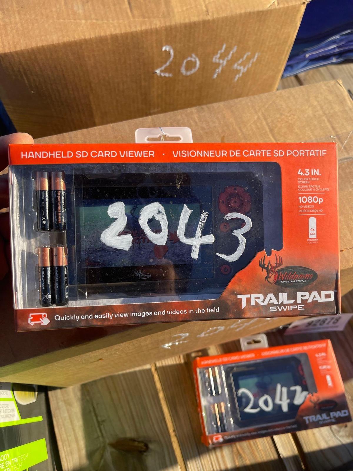 2043 - TRAIL PAD HANDHELD SD CARD VIEWER