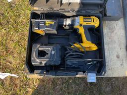 2004 - DEWALT 18 VOLT 987 DRILL DRIVER