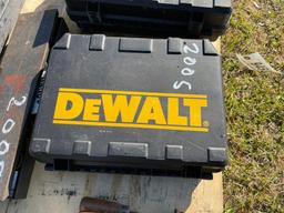 2005 - DEWALT 12 VOLT SCREW DRIVER