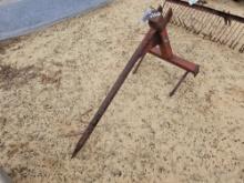 2110 - 3 PT HITCH HAY SPEAR