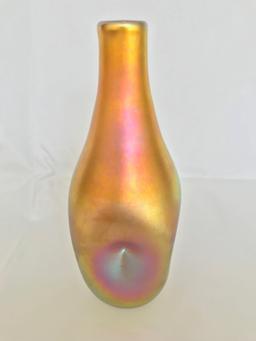 Quezal iridescent “Pinch” vase