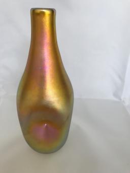 Quezal iridescent “Pinch” vase