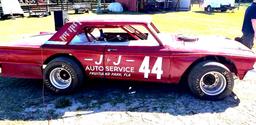 Race ready 2001 CFR chassis antique late model race car