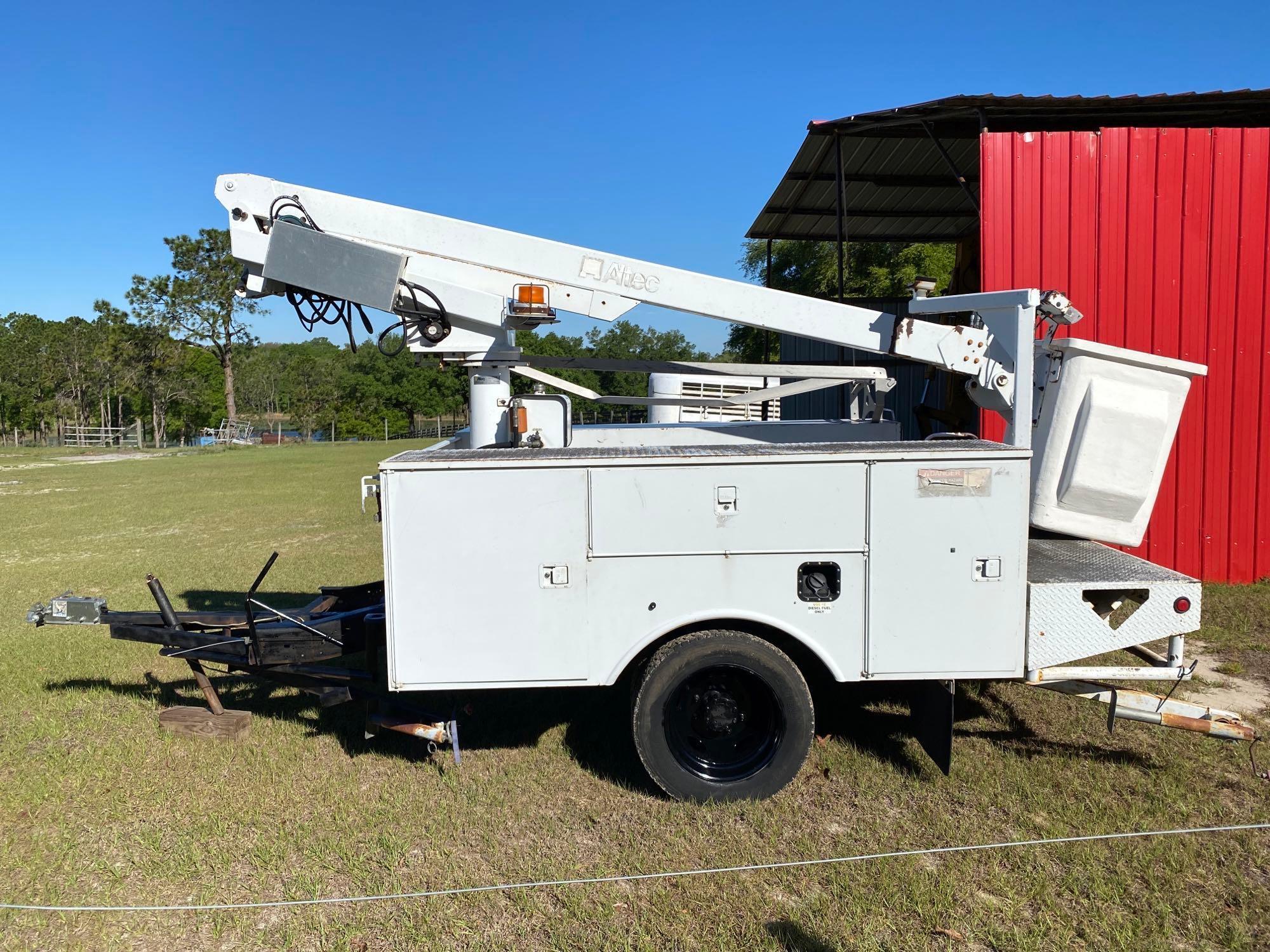 Altec Bucket Trailer, dually