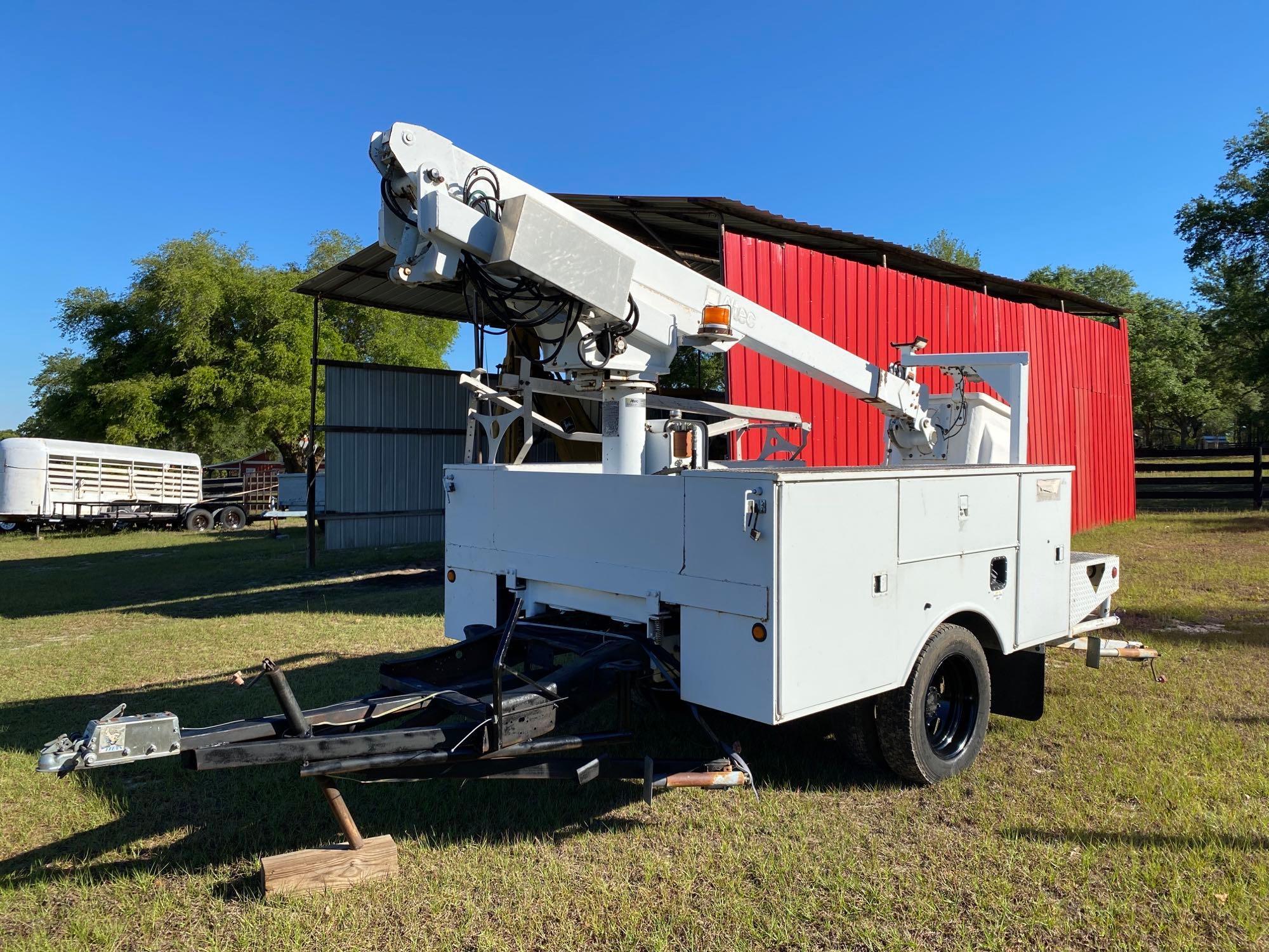 Altec Bucket Trailer, dually