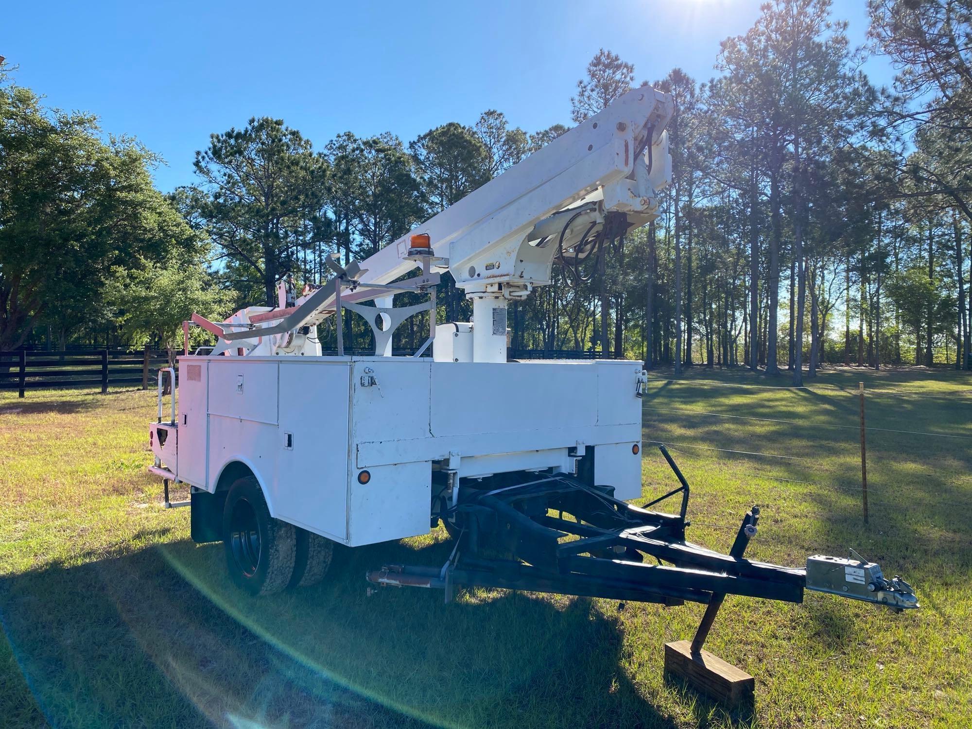 Altec Bucket Trailer, dually