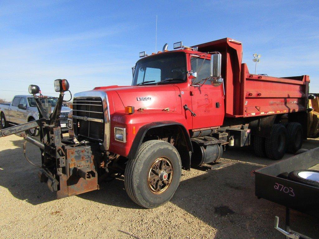 FORD L9000 PLOW DUMP TRUCK (TAXABLE)