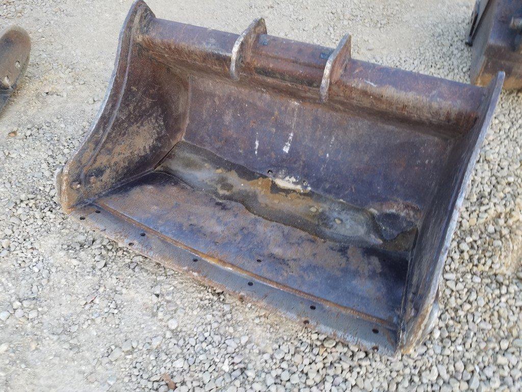 36" EXCAVATOR BUCKET