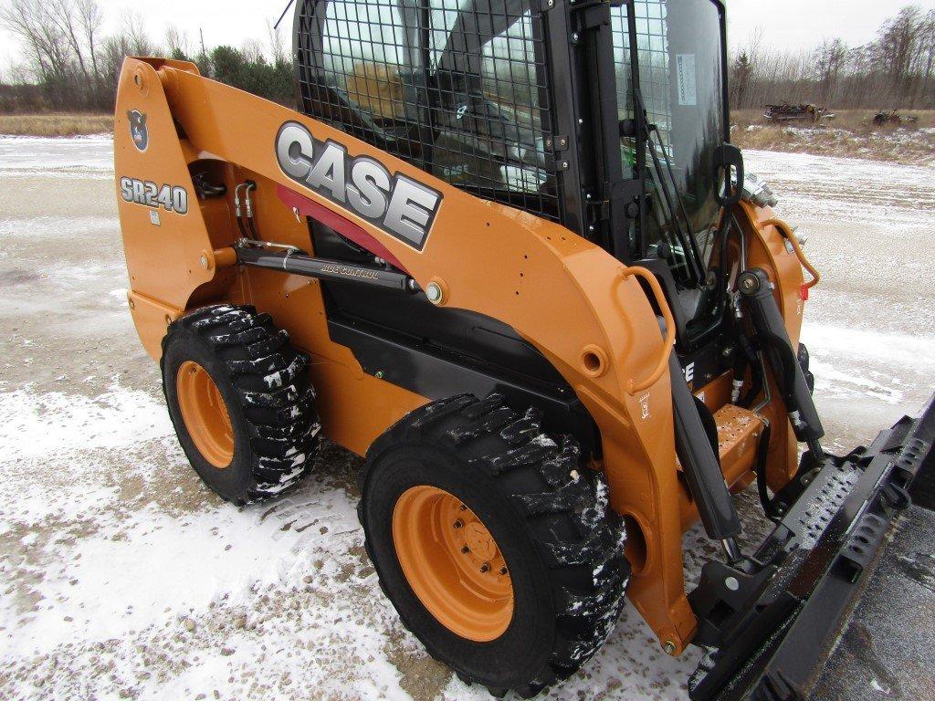 2016 CASE SR240 SKIDLOADER