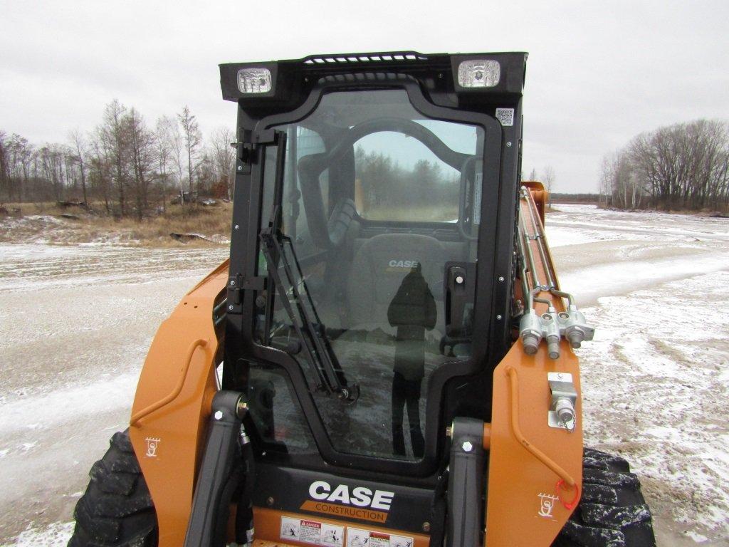 2016 CASE SR240 SKIDLOADER