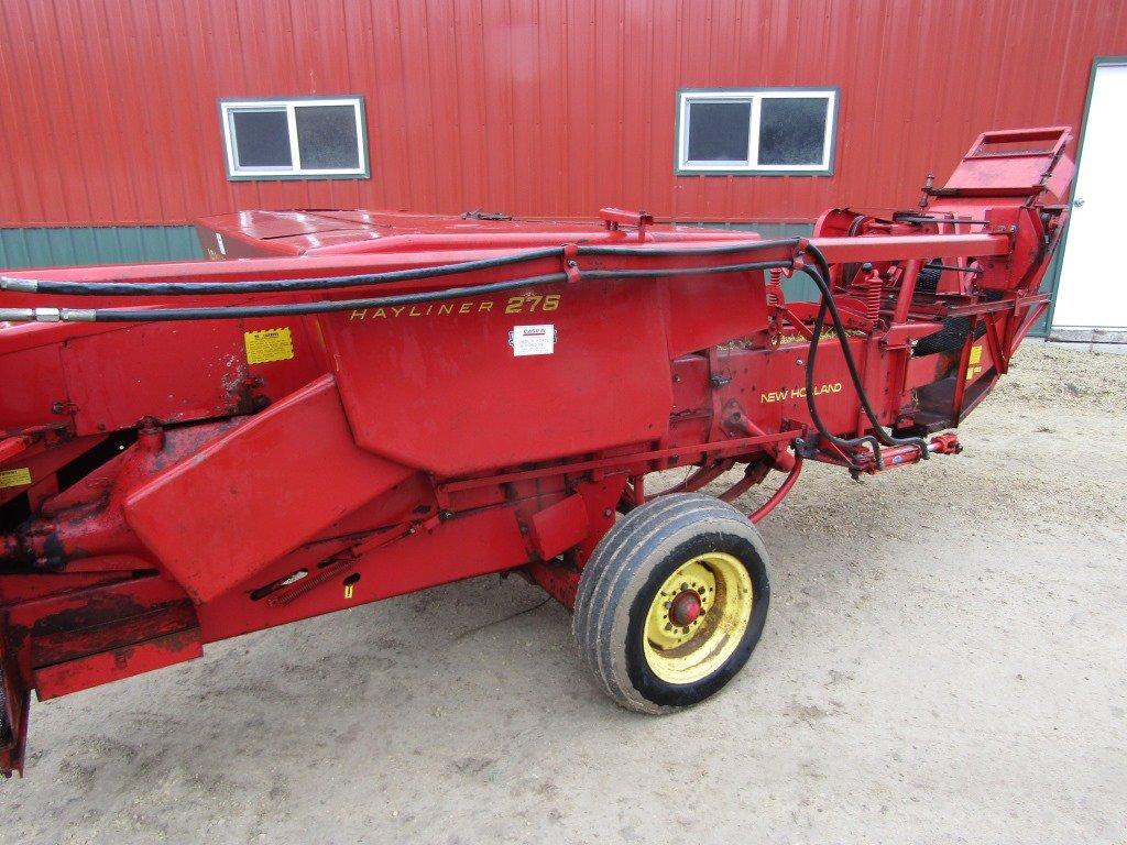 NEW HOLLAND 276 SMALL SQUARE BALER WITH THROWER