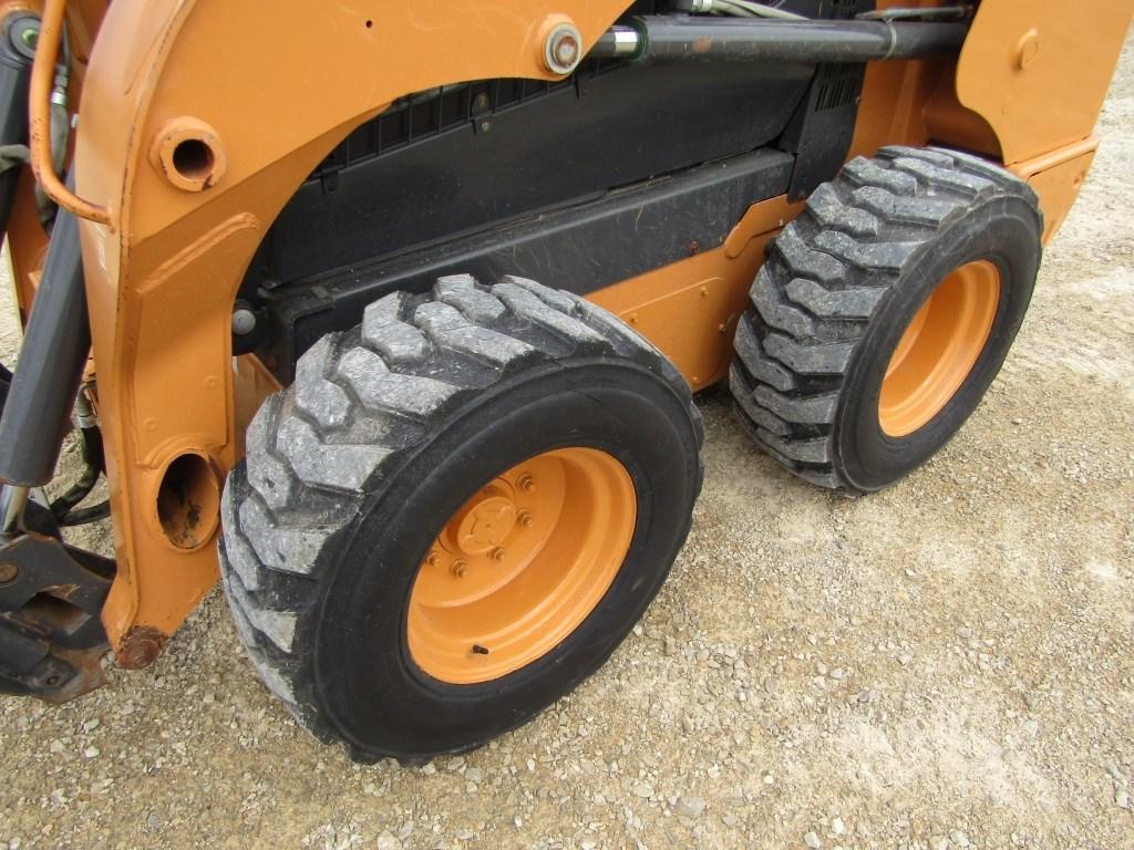 CASE SR200 SKIDLOADER