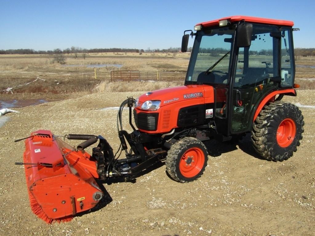 KUBOTA B3030 4x4 TRACTOR