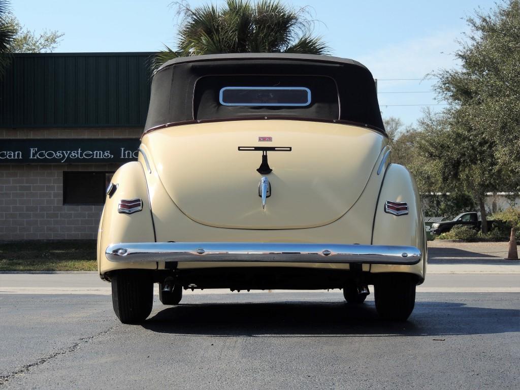 1940 Ford Deluxe Convertible Coupe