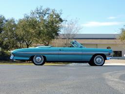 1961 Oldmobile Starfire Convertible