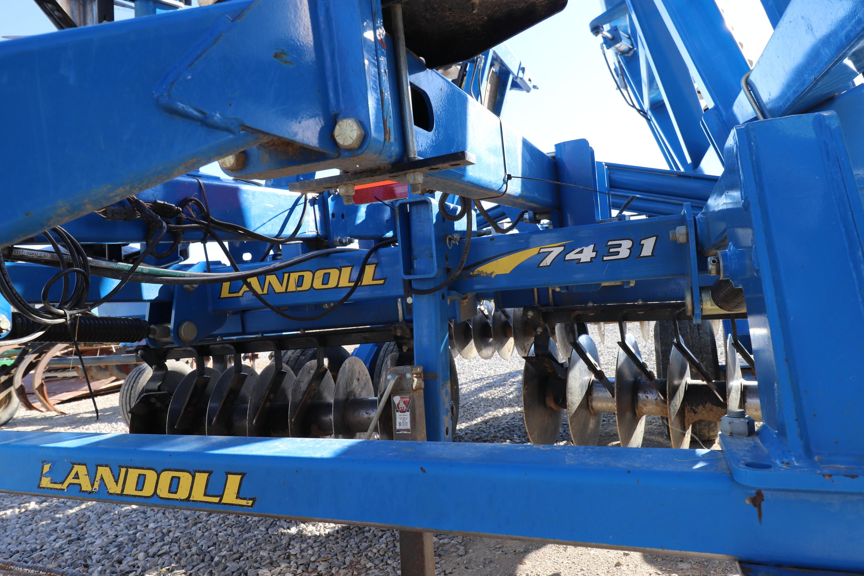 2012 Landoll vertical tillage model 7431