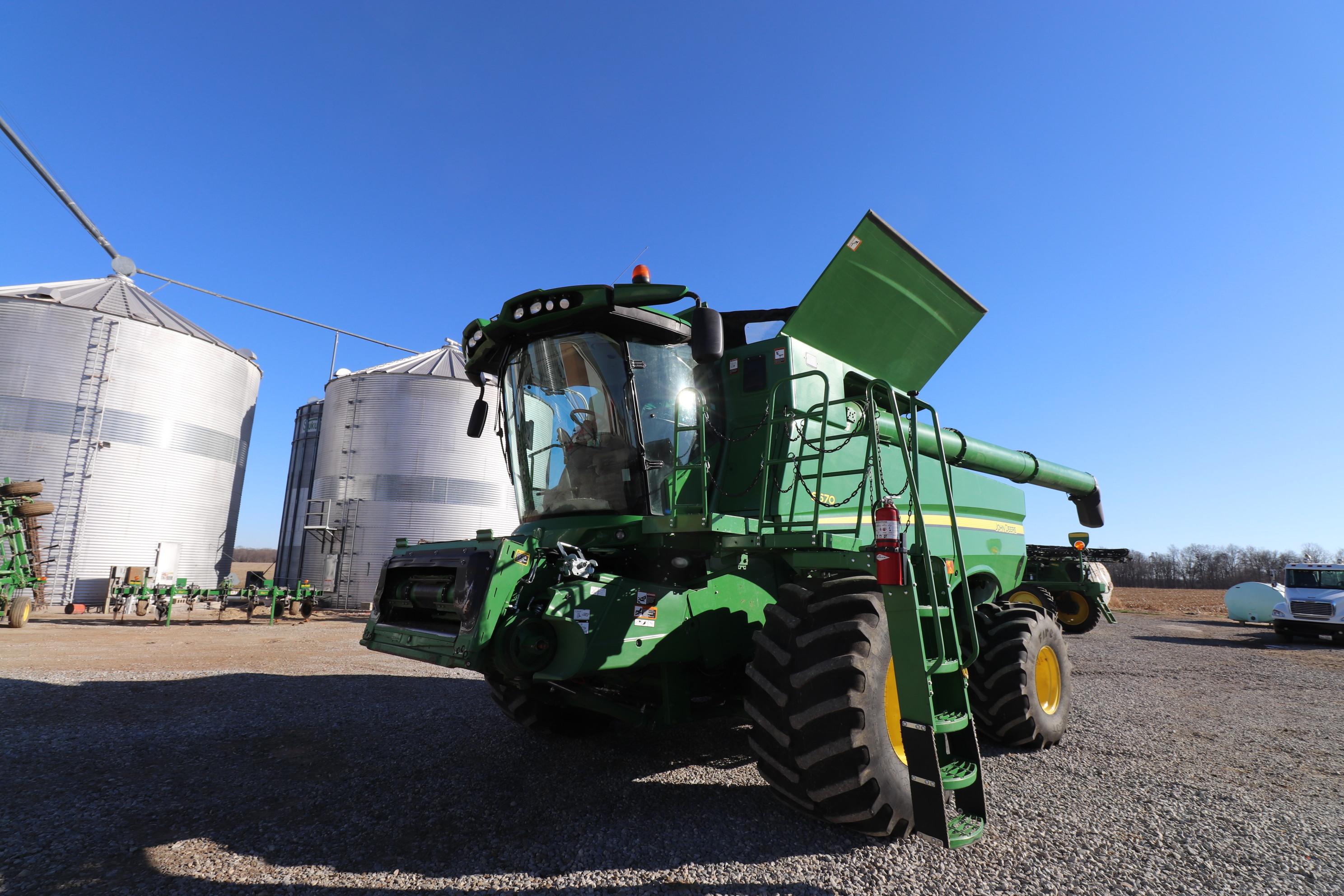 2017 John Deere s670 Combine pro drive