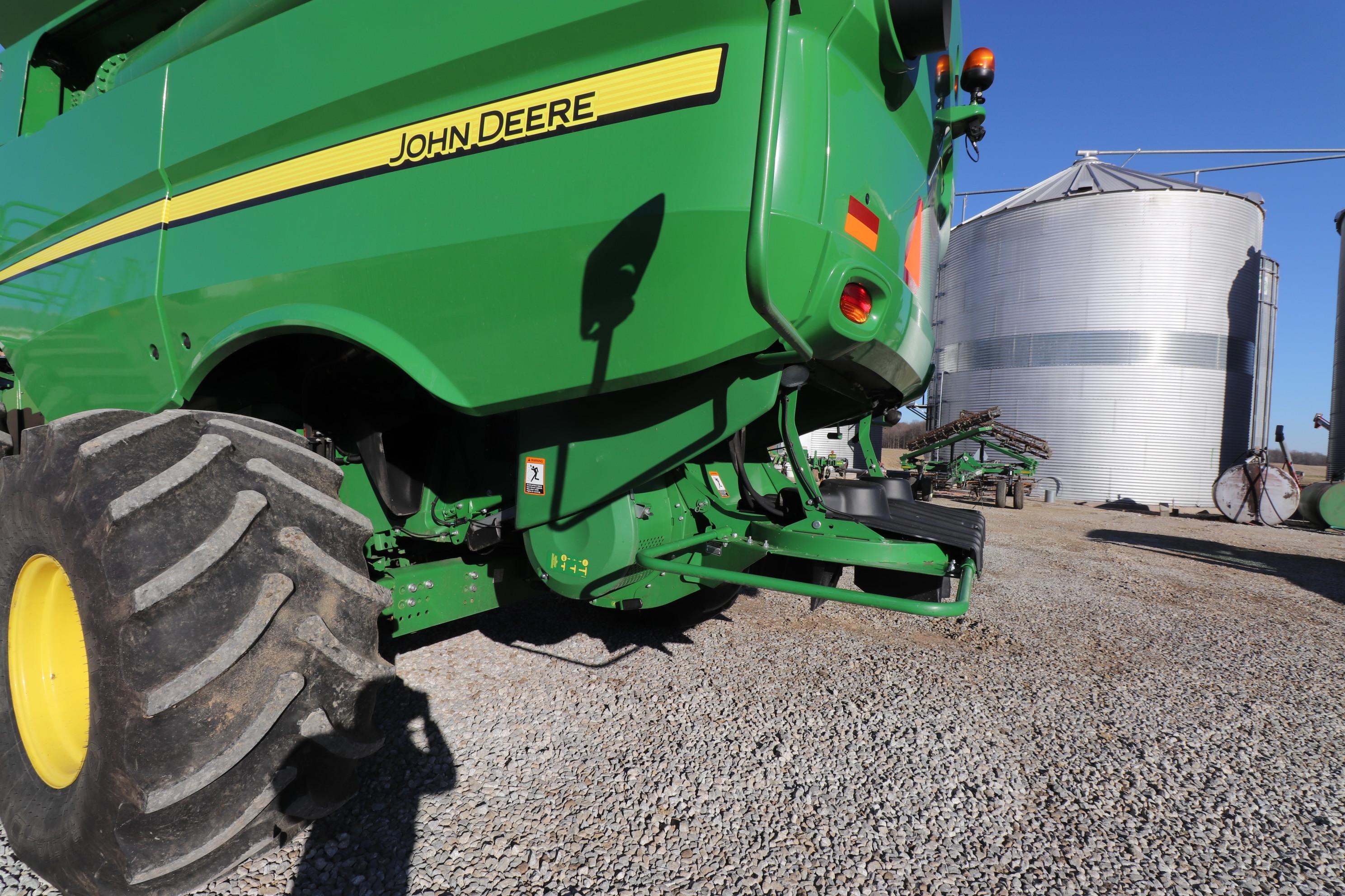 2017 John Deere s670 Combine pro drive