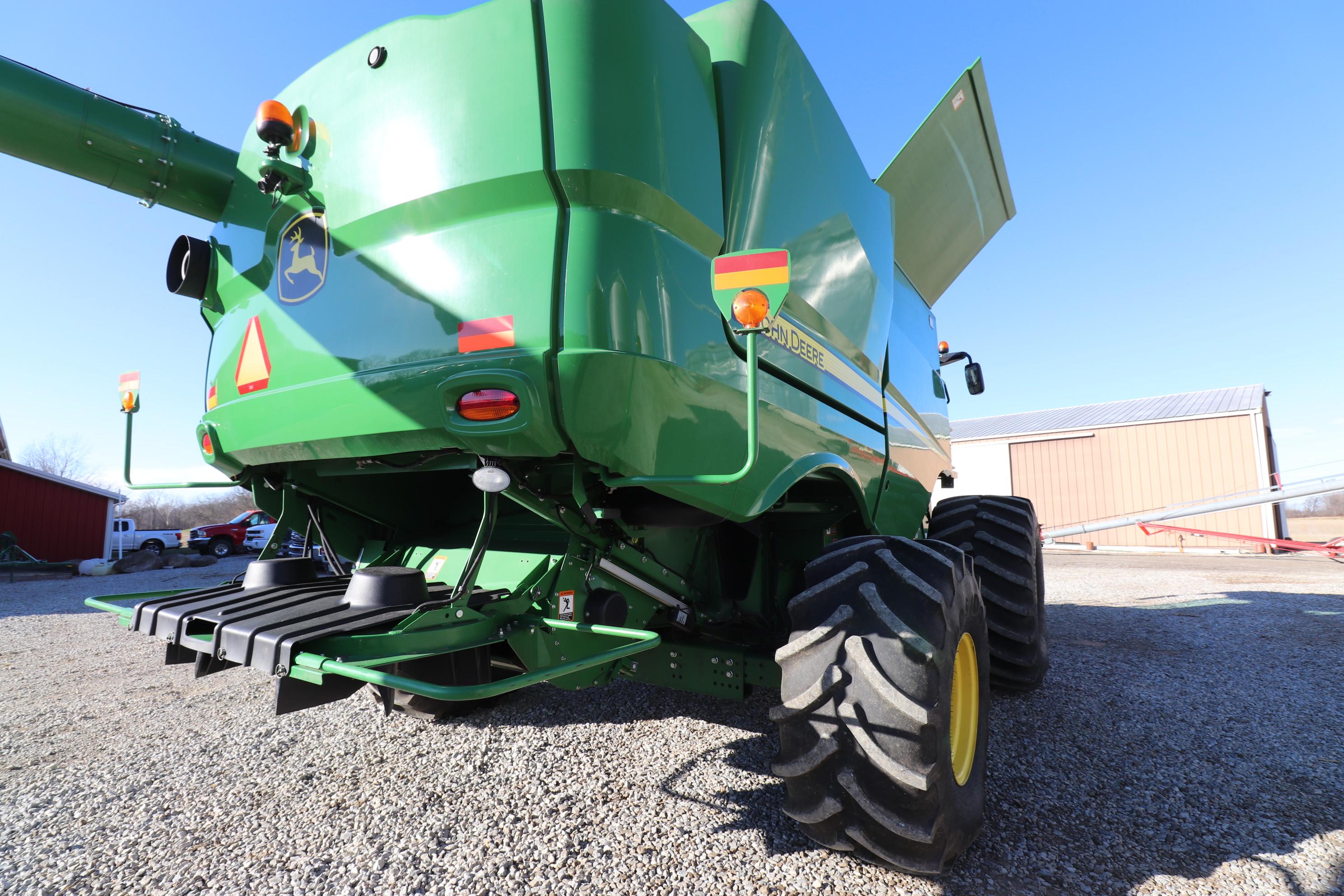 2017 John Deere s670 Combine pro drive