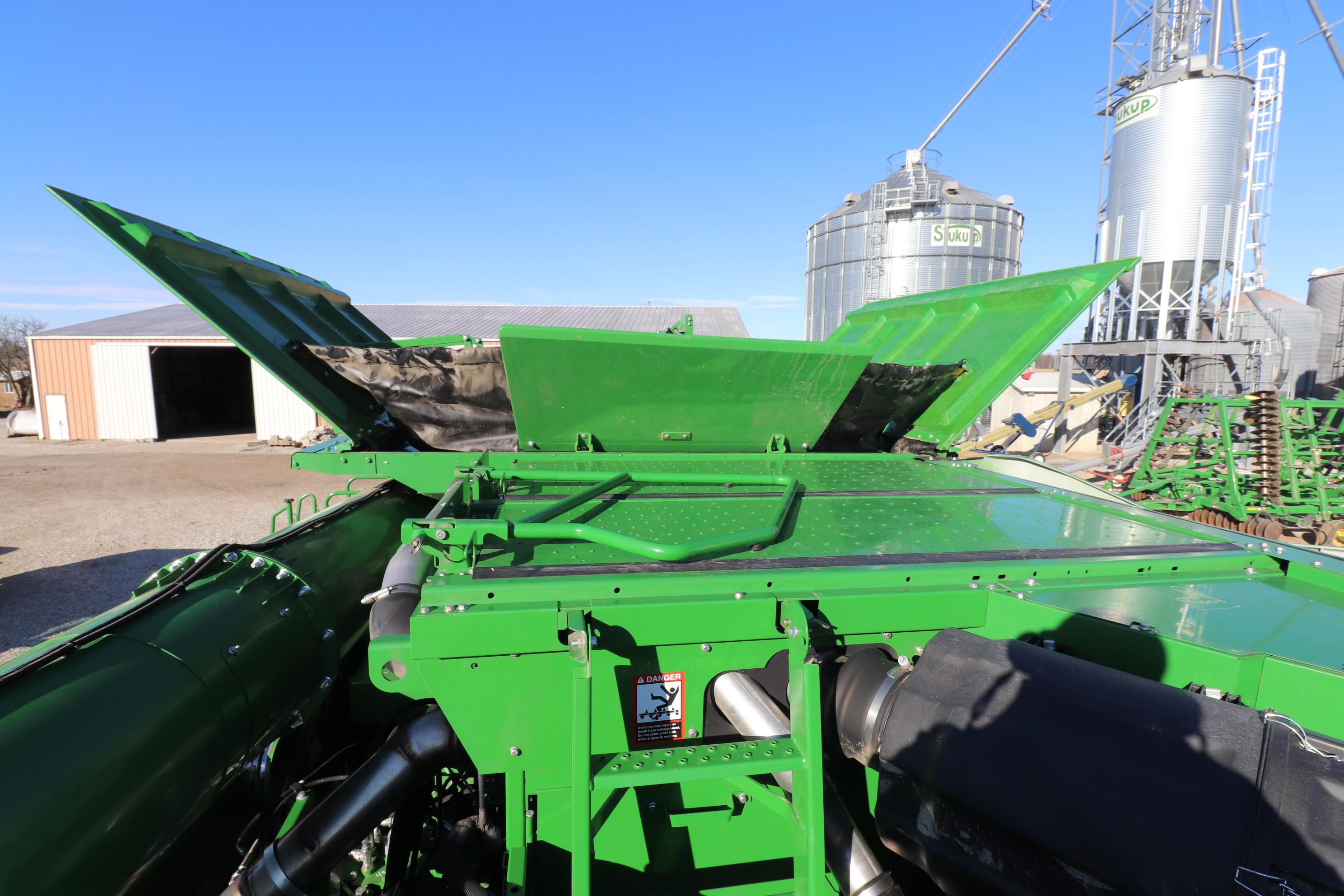 2017 John Deere s670 Combine pro drive